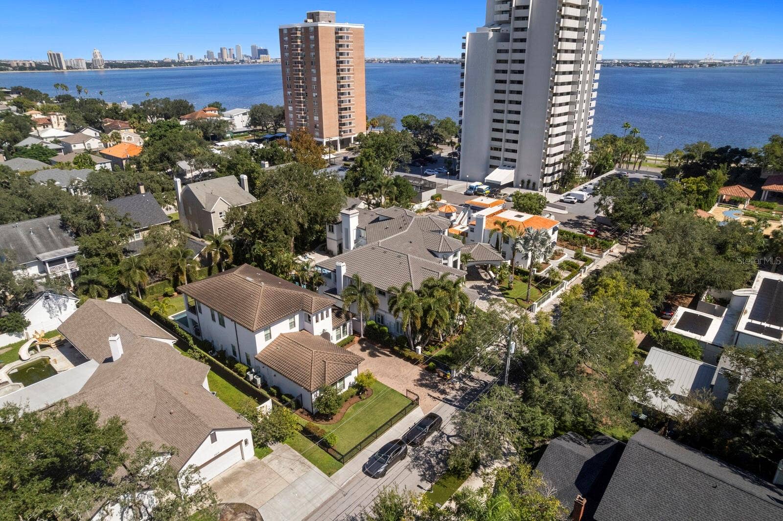 2913 W KNIGHTS AVENUE, Tampa, FL 33611 2913 W KNIGHTS AVENUE, Tampa, FL 33611