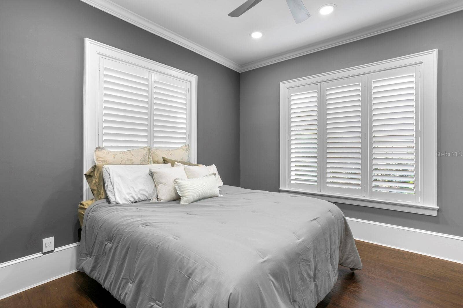 2913 W KNIGHTS AVENUE, Tampa, FL 33611 2913 W KNIGHTS AVENUE, Tampa, FL 33611
