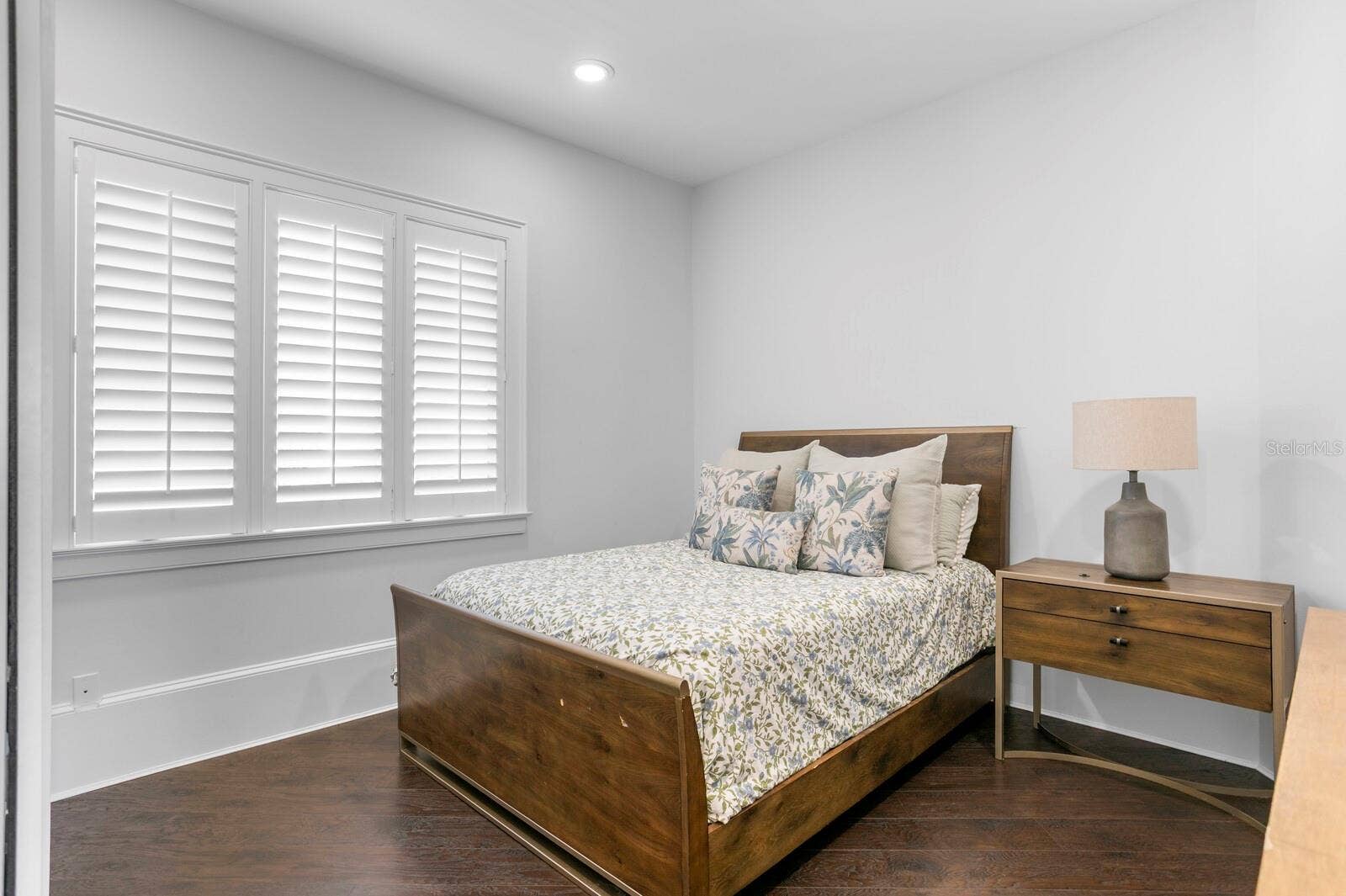 2913 W KNIGHTS AVENUE, Tampa, FL 33611 2913 W KNIGHTS AVENUE, Tampa, FL 33611