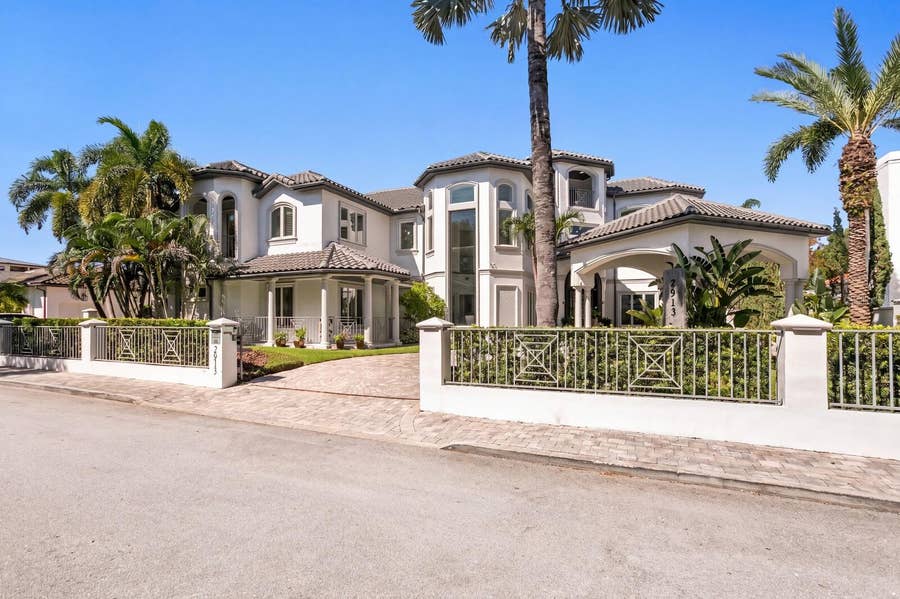 Property photo for 2913 W KNIGHTS AVENUE, Tampa, FL