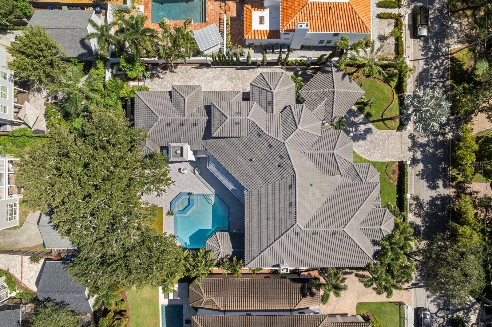 2913 W KNIGHTS AVENUE, Tampa, FL 33611 2913 W KNIGHTS AVENUE, Tampa, FL 33611
