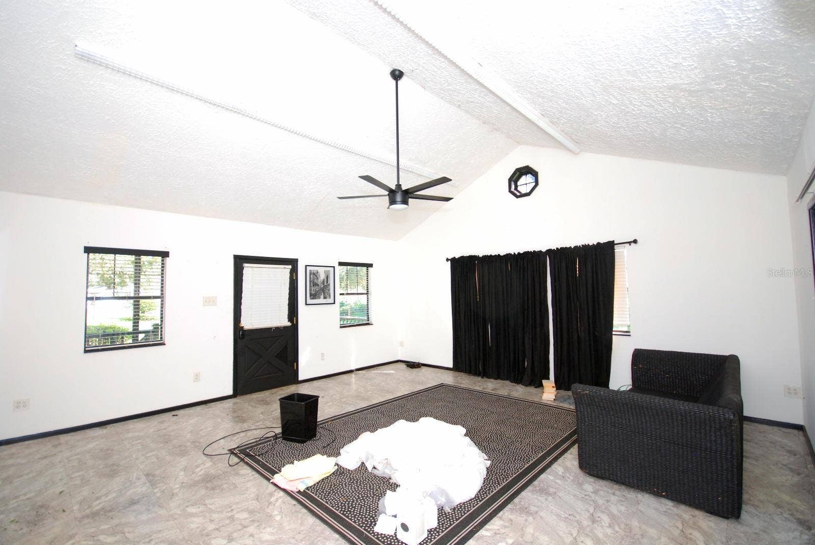13022 E WHEELER ROAD, Dover, FL 33527 LIVING ROOM