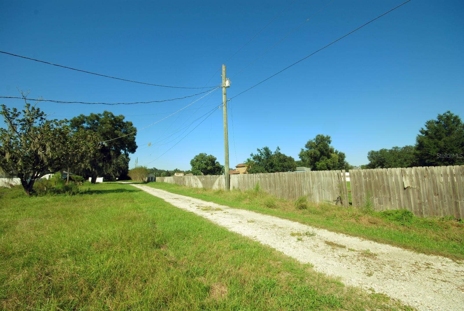13022 E WHEELER ROAD, Dover, FL 33527 ENTRY DRIVE