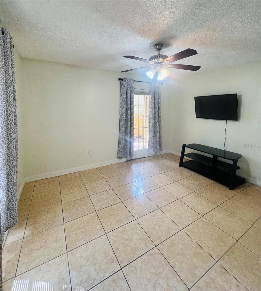 8609 MALLARD RESERVE DRIVE, #102, Tampa, FL 33614 8609 MALLARD RESERVE DRIVE, #102, Tampa, FL 33614