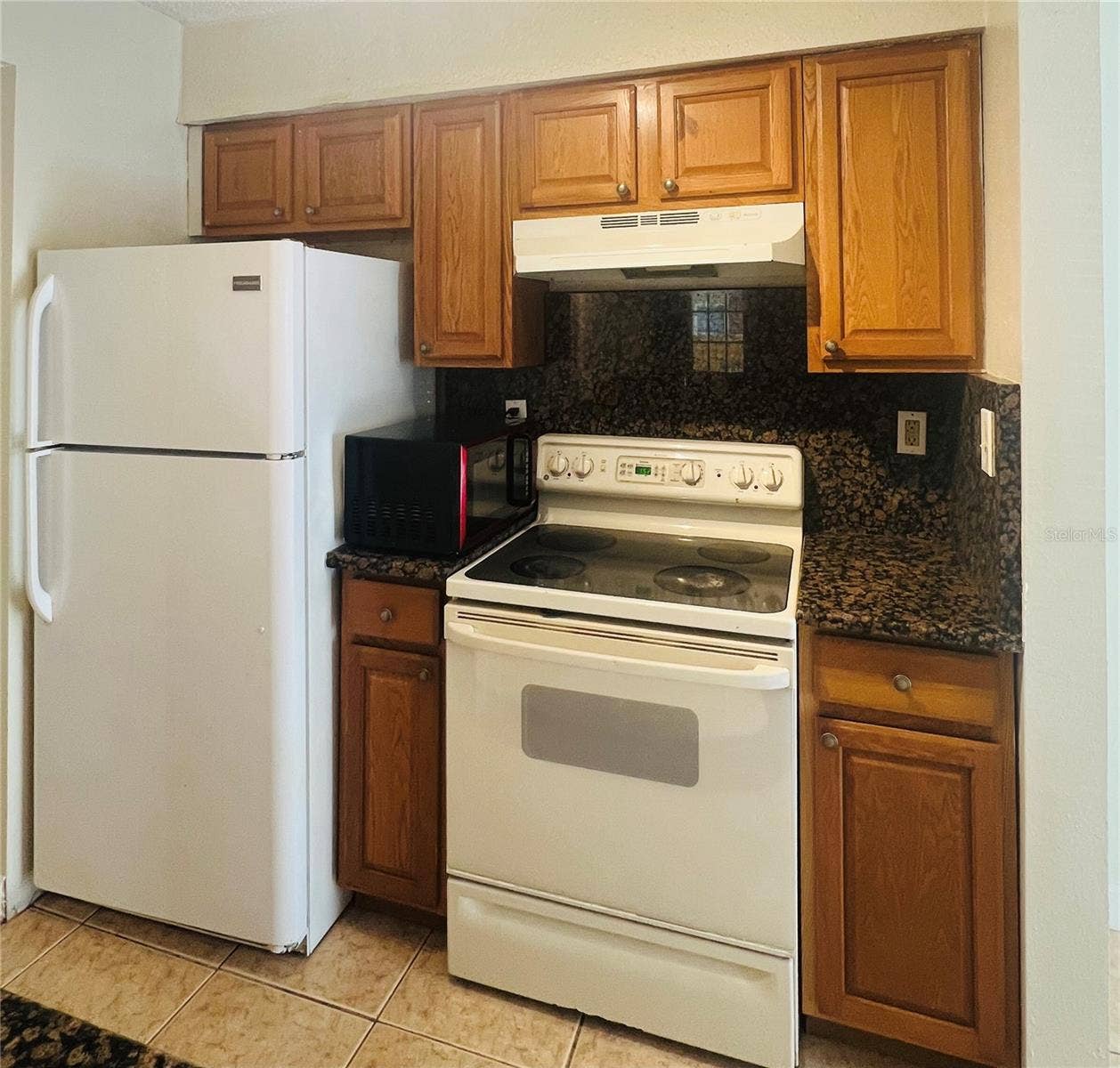 8609 MALLARD RESERVE DRIVE, #102, Tampa, FL 33614 8609 MALLARD RESERVE DRIVE, #102, Tampa, FL 33614