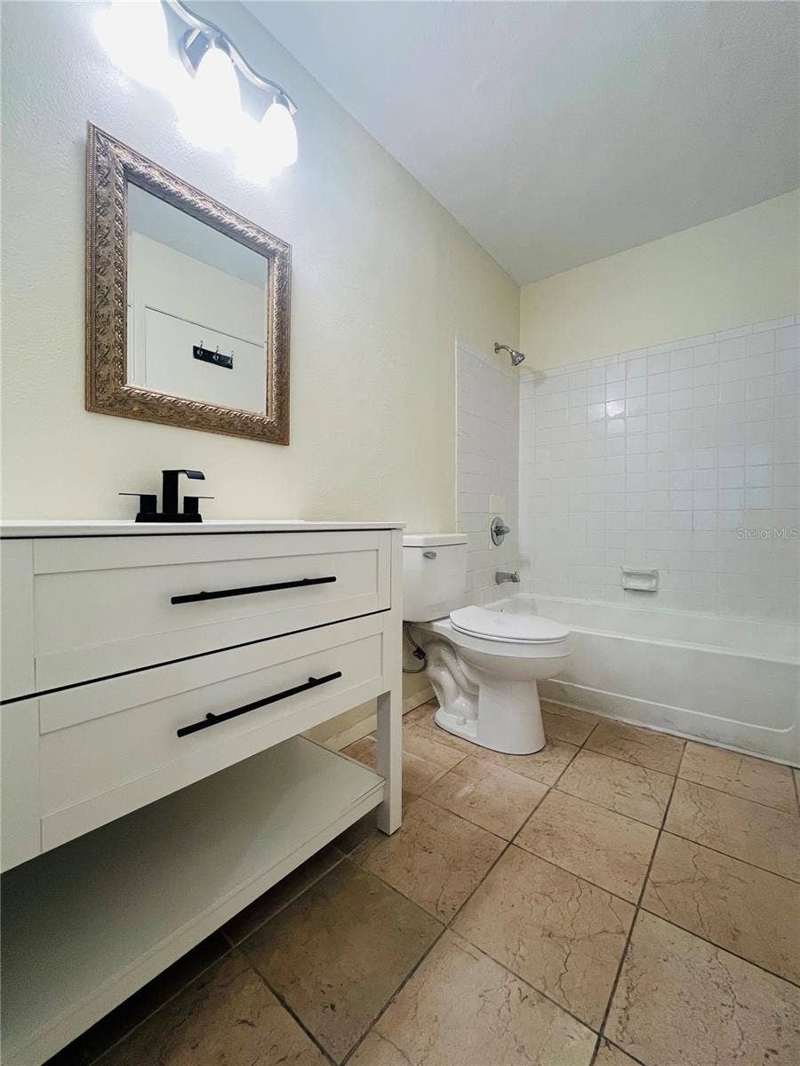 8609 MALLARD RESERVE DRIVE, #102, Tampa, FL 33614 8609 MALLARD RESERVE DRIVE, #102, Tampa, FL 33614