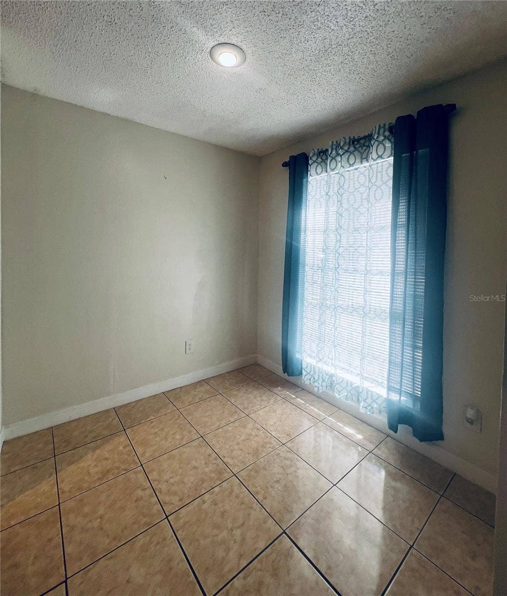 8609 MALLARD RESERVE DRIVE, #102, Tampa, FL 33614 8609 MALLARD RESERVE DRIVE, #102, Tampa, FL 33614