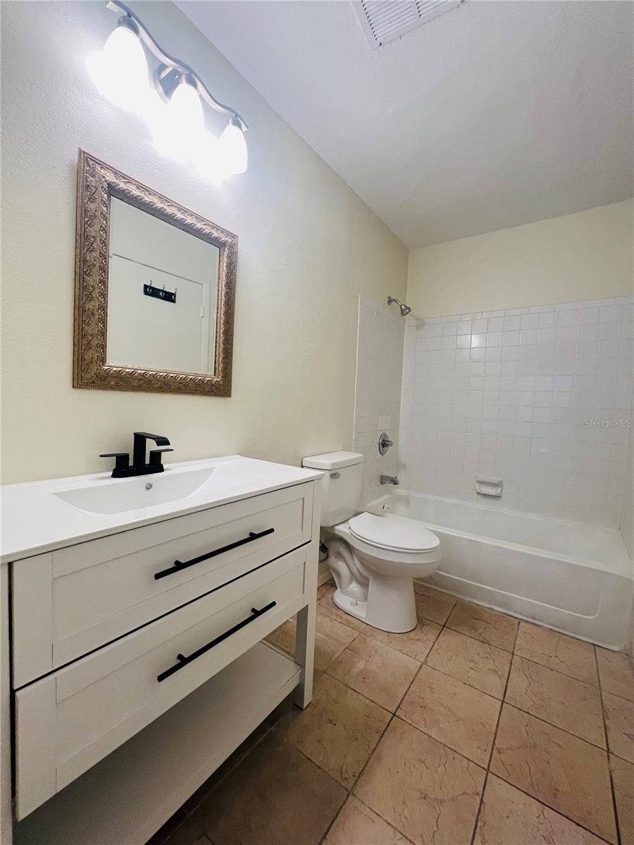 8609 MALLARD RESERVE DRIVE, #102, Tampa, FL 33614 8609 MALLARD RESERVE DRIVE, #102, Tampa, FL 33614