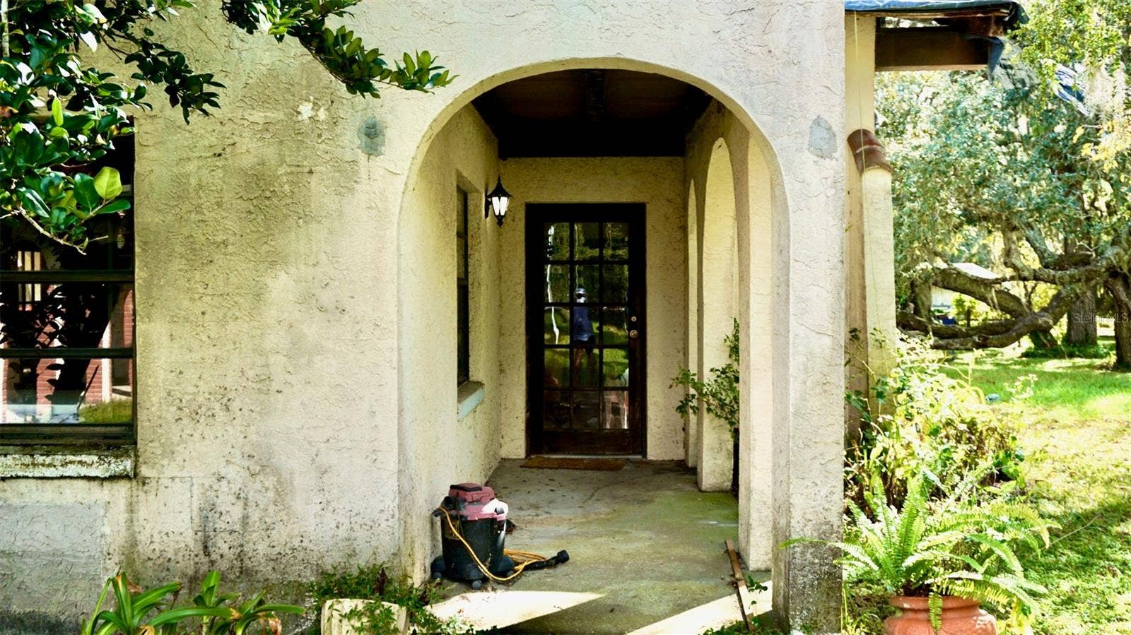 36178 GRESHAM ROAD, Webster, FL 33597 Front door entry