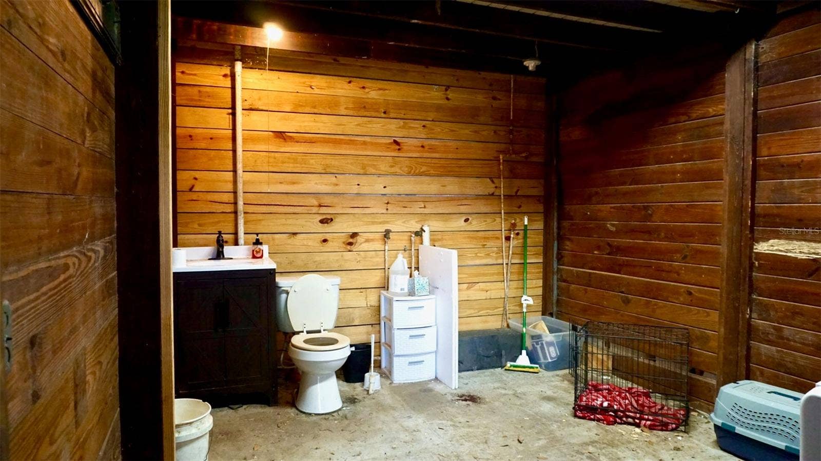 36178 GRESHAM ROAD, Webster, FL 33597 Restroom in barn