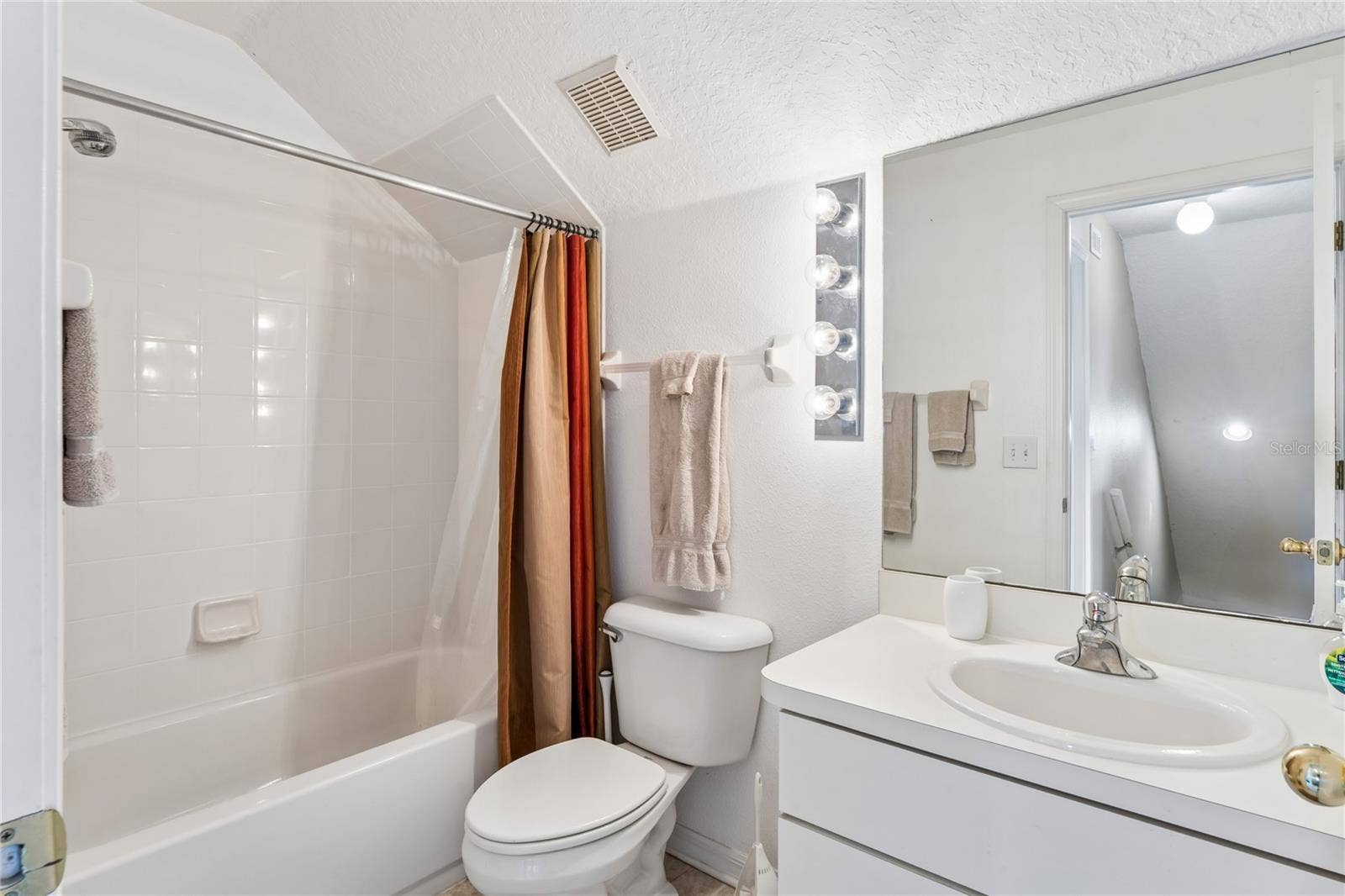7451 OXFORD GARDEN CIRCLE, Apollo Beach, FL 33572 7451 OXFORD GARDEN CIRCLE, Apollo Beach, FL 33572