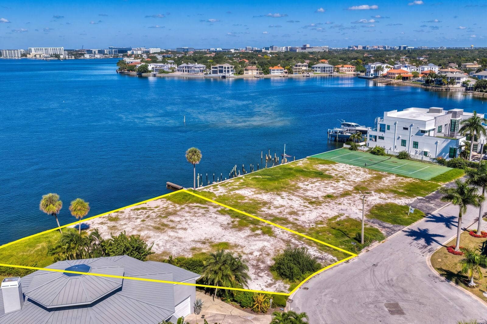 5033 W SAN MIGUEL STREET, Tampa, FL 33629