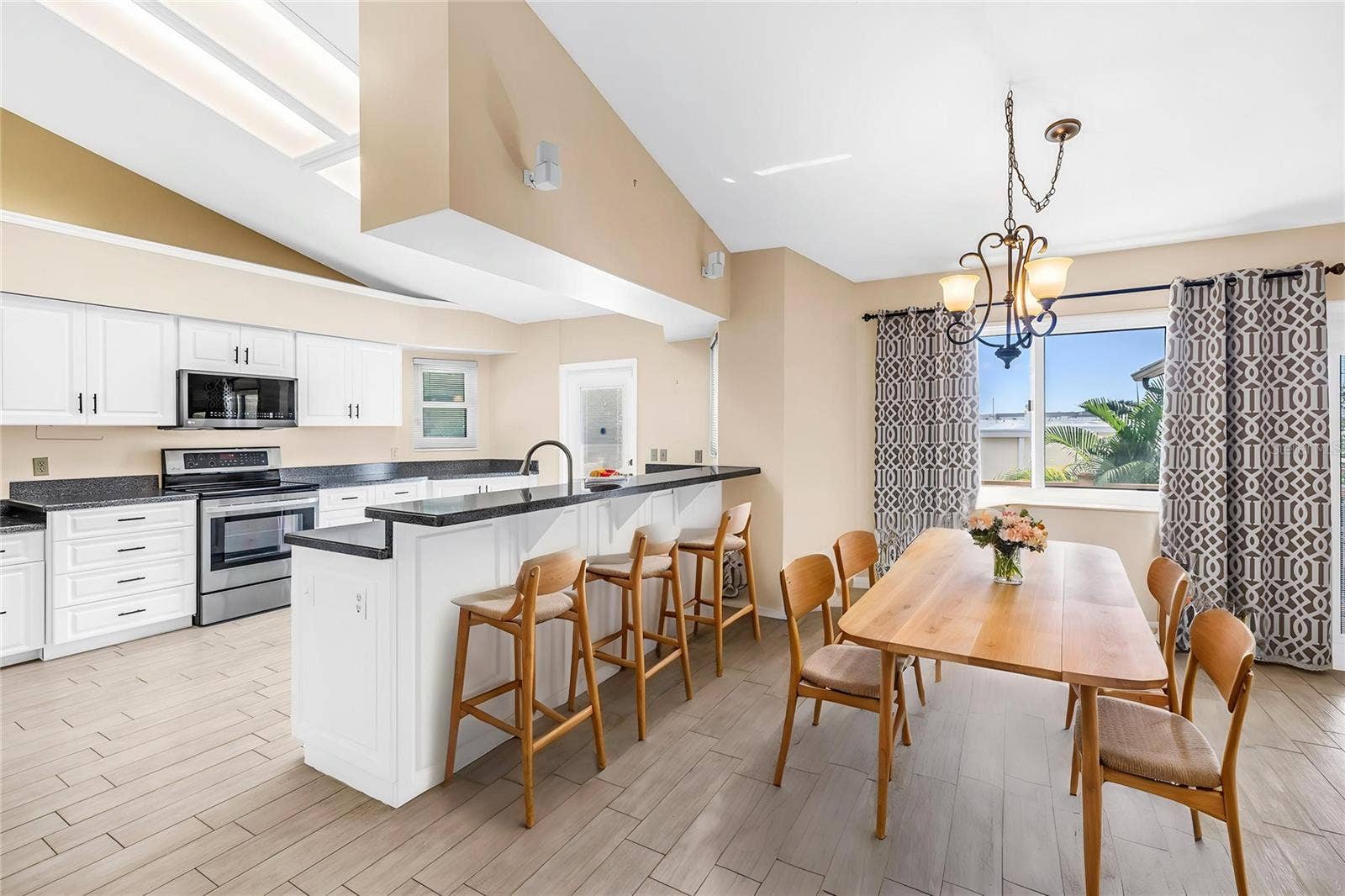 13000 FARMINGTON TRAIL, Seminole, FL 33776 13000 FARMINGTON TRAIL, Seminole, FL 33776