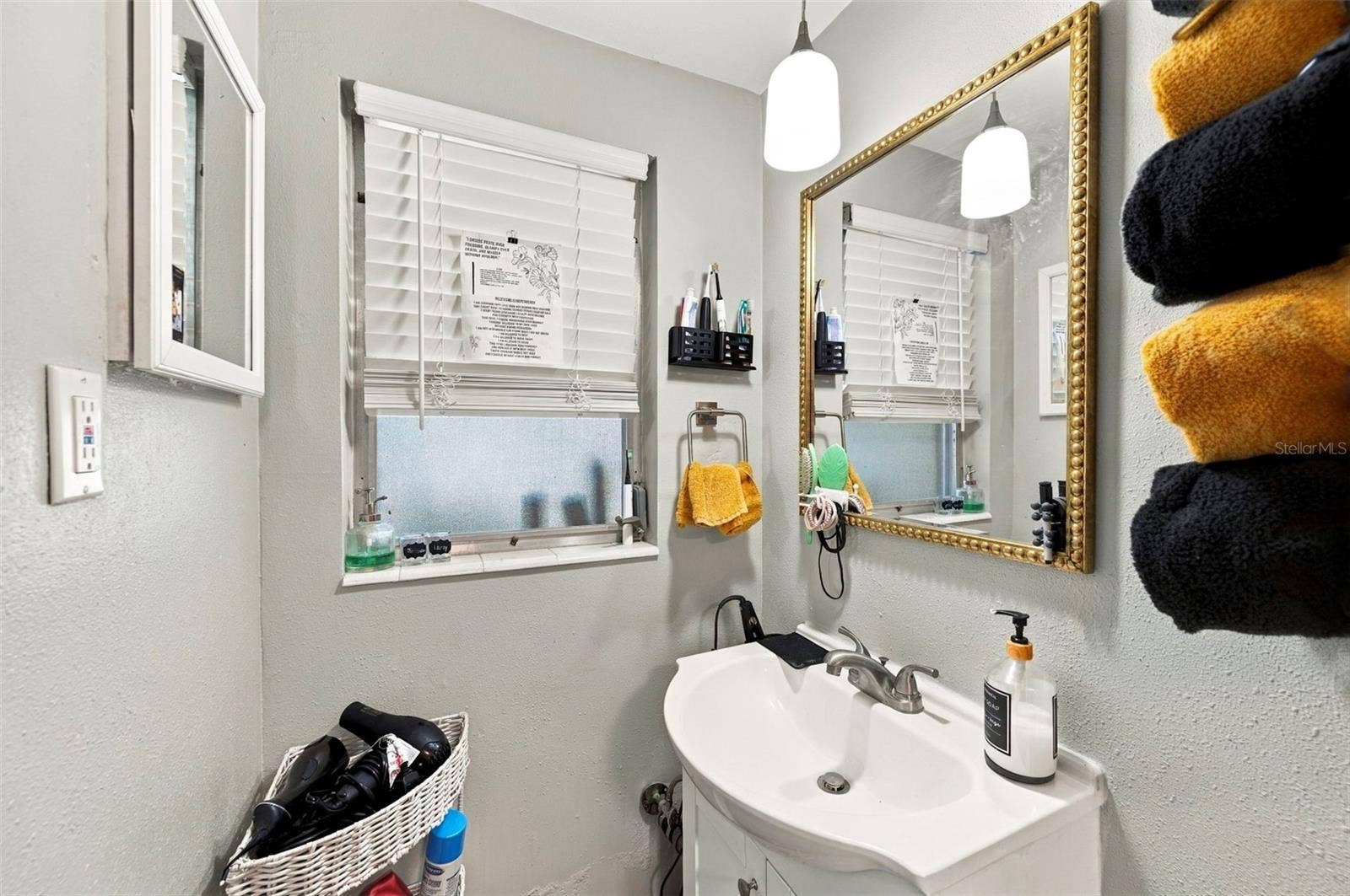 5105 W COUNTRY CLUB DRIVE, Sarasota, FL 34243 5105 W COUNTRY CLUB DRIVE, Sarasota, FL 34243