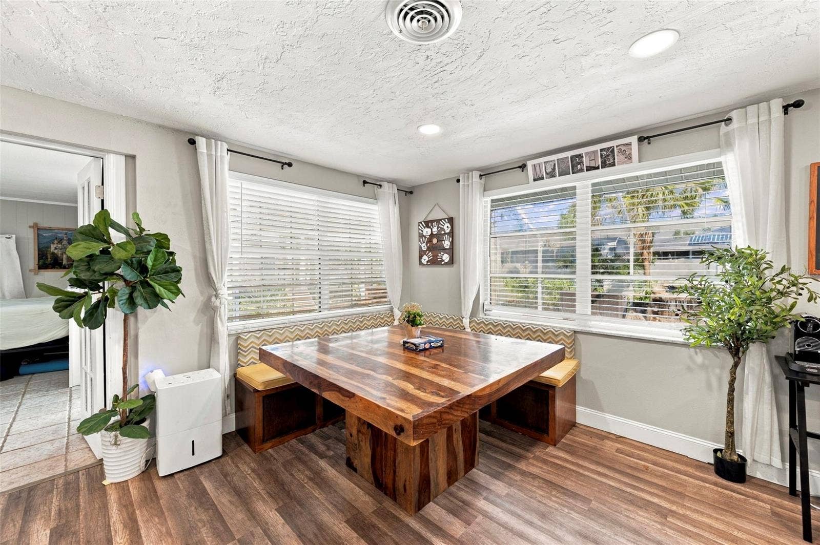 5105 W COUNTRY CLUB DRIVE, Sarasota, FL 34243 5105 W COUNTRY CLUB DRIVE, Sarasota, FL 34243