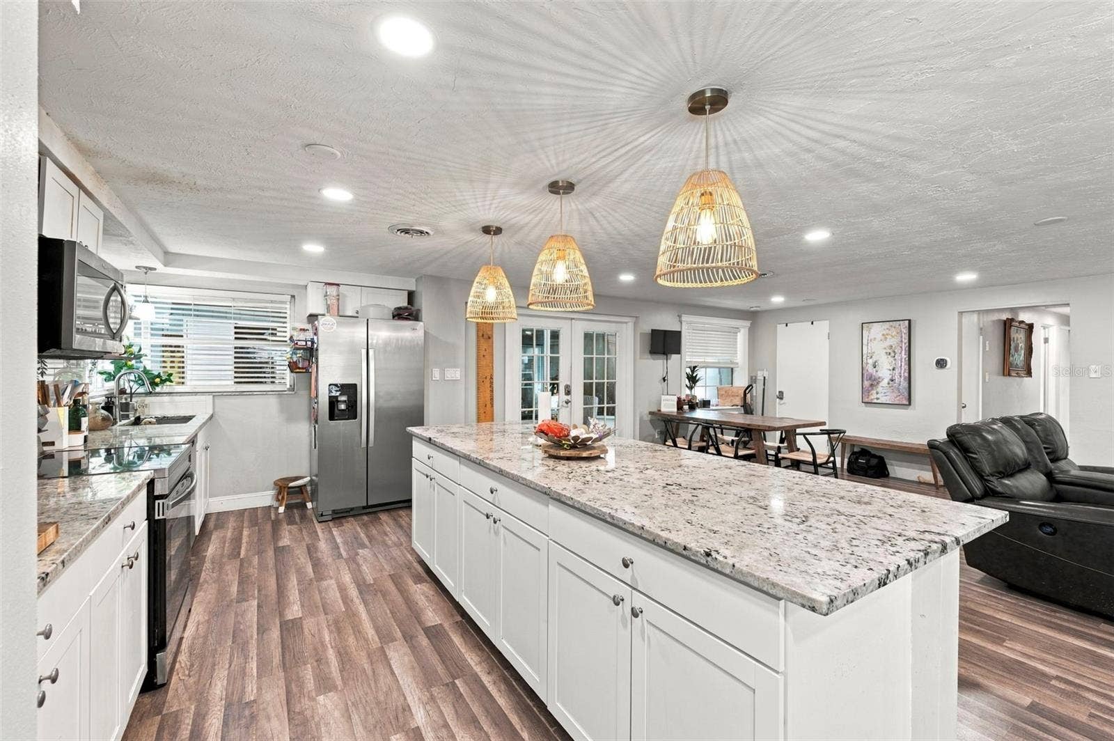 5105 W COUNTRY CLUB DRIVE, Sarasota, FL 34243 5105 W COUNTRY CLUB DRIVE, Sarasota, FL 34243