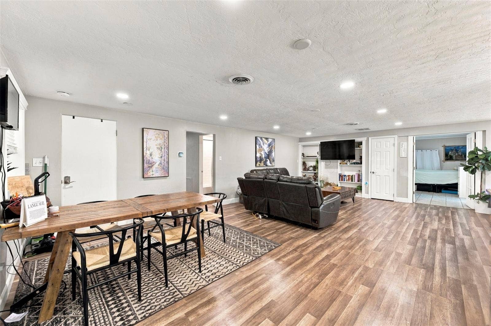 5105 W COUNTRY CLUB DRIVE, Sarasota, FL 34243 5105 W COUNTRY CLUB DRIVE, Sarasota, FL 34243