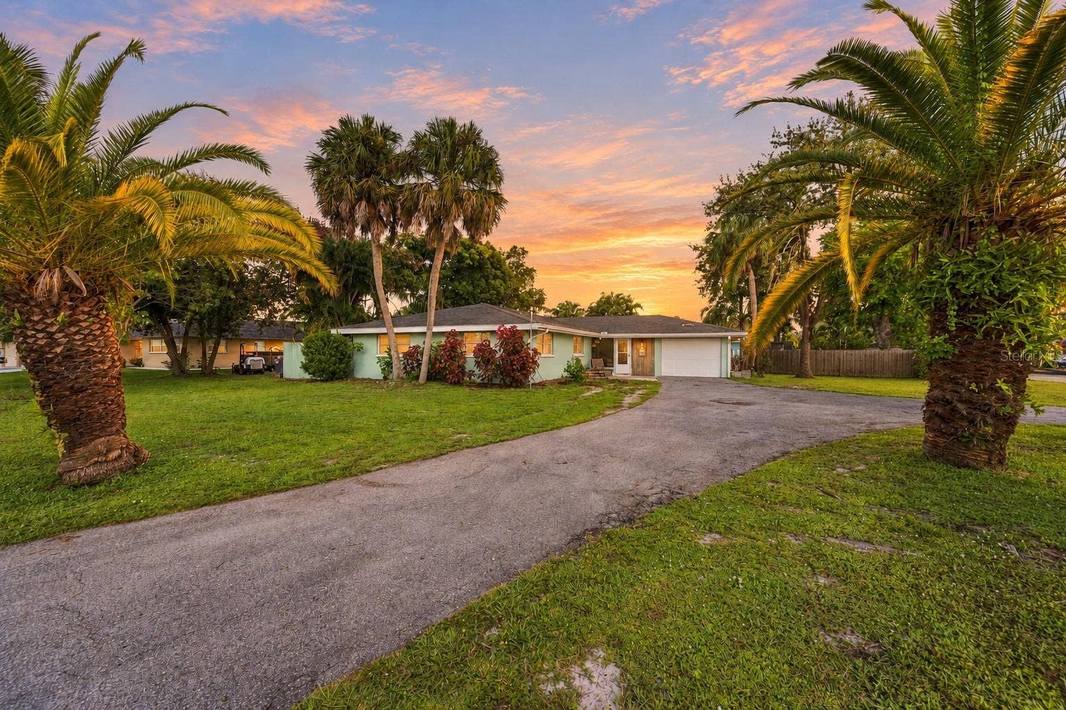 5105 W COUNTRY CLUB DRIVE, Sarasota, FL 34243 5105 W COUNTRY CLUB DRIVE, Sarasota, FL 34243
