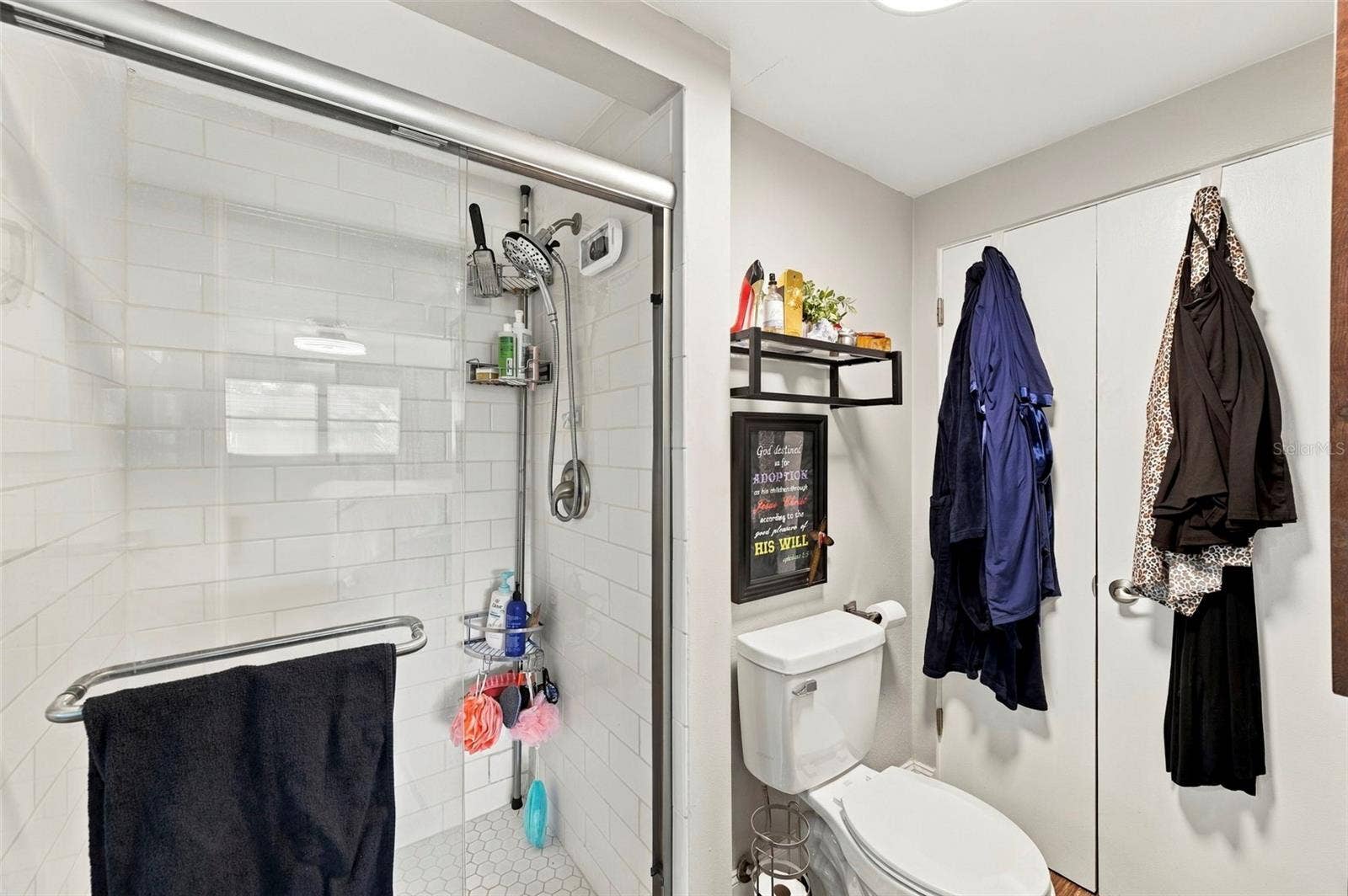 5105 W COUNTRY CLUB DRIVE, Sarasota, FL 34243 5105 W COUNTRY CLUB DRIVE, Sarasota, FL 34243