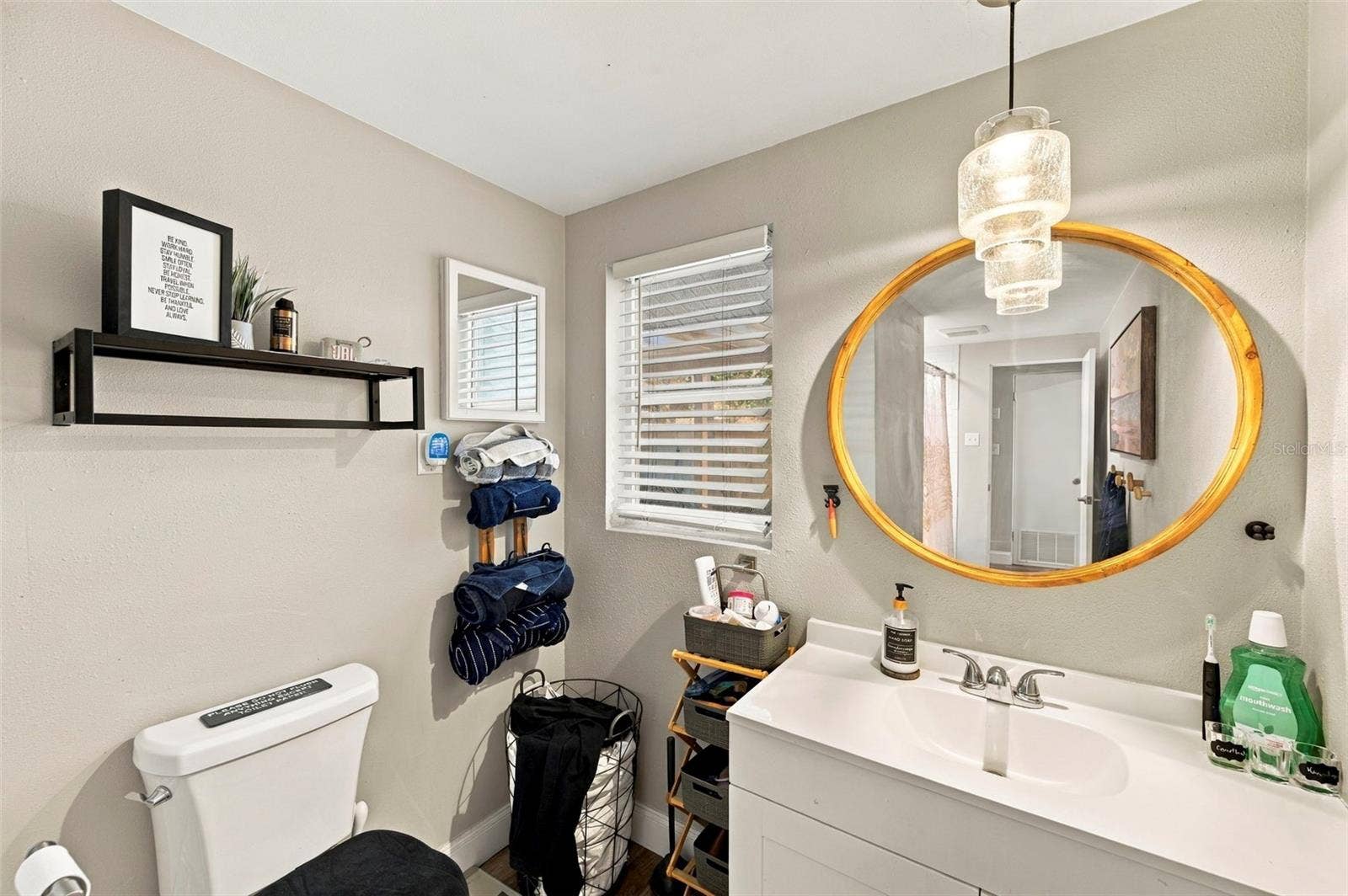 5105 W COUNTRY CLUB DRIVE, Sarasota, FL 34243 5105 W COUNTRY CLUB DRIVE, Sarasota, FL 34243