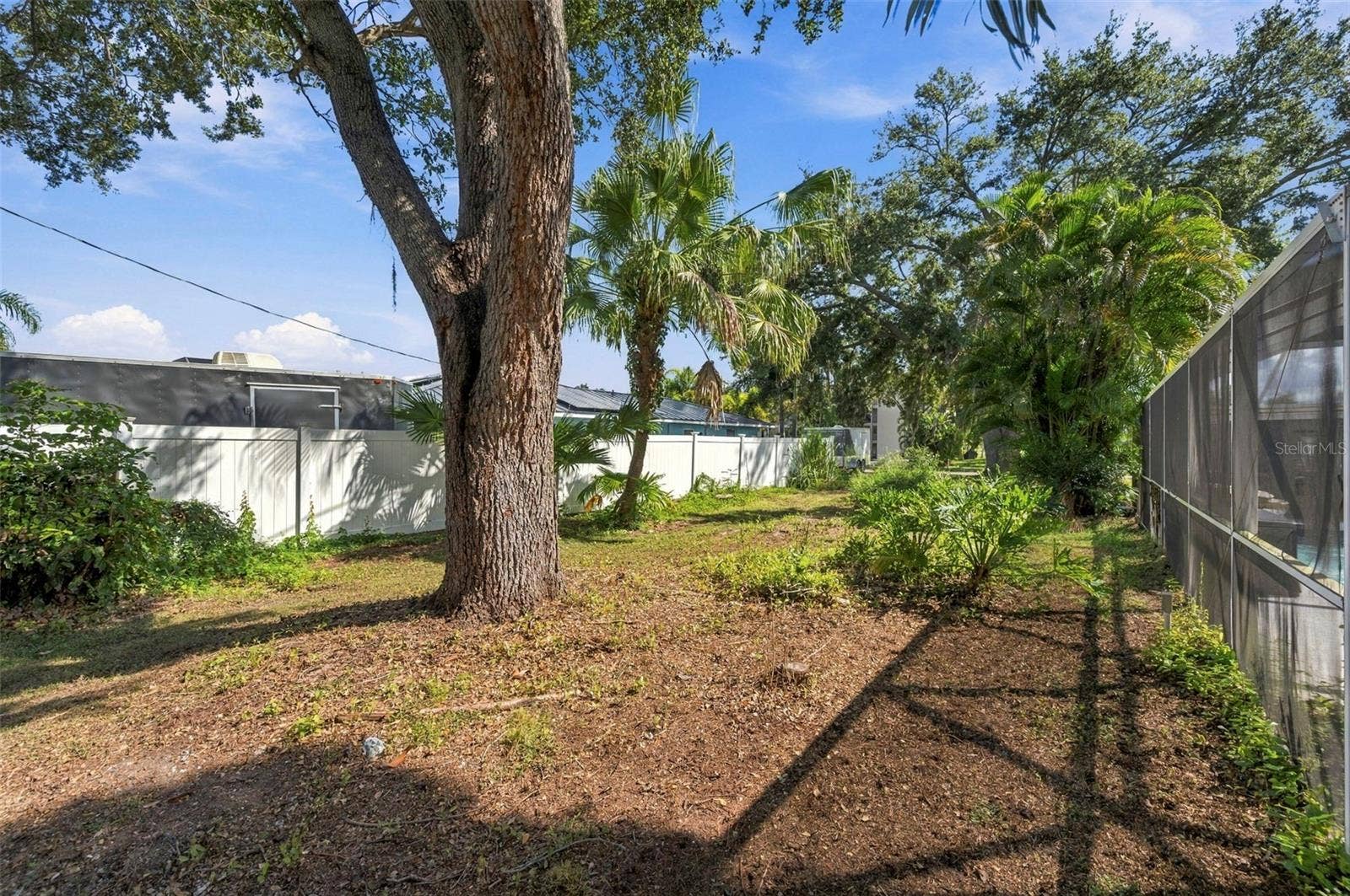 5105 W COUNTRY CLUB DRIVE, Sarasota, FL 34243 5105 W COUNTRY CLUB DRIVE, Sarasota, FL 34243