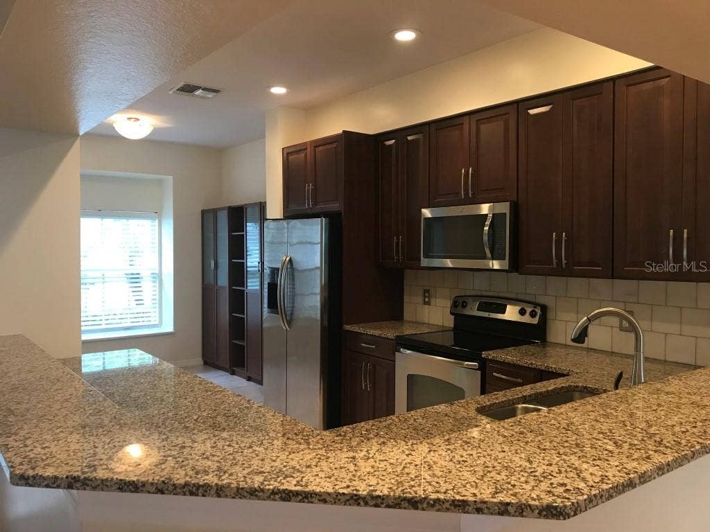 10409 MULLIGAN COURT, Tampa, FL 33647 10409 MULLIGAN COURT, Tampa, FL 33647
