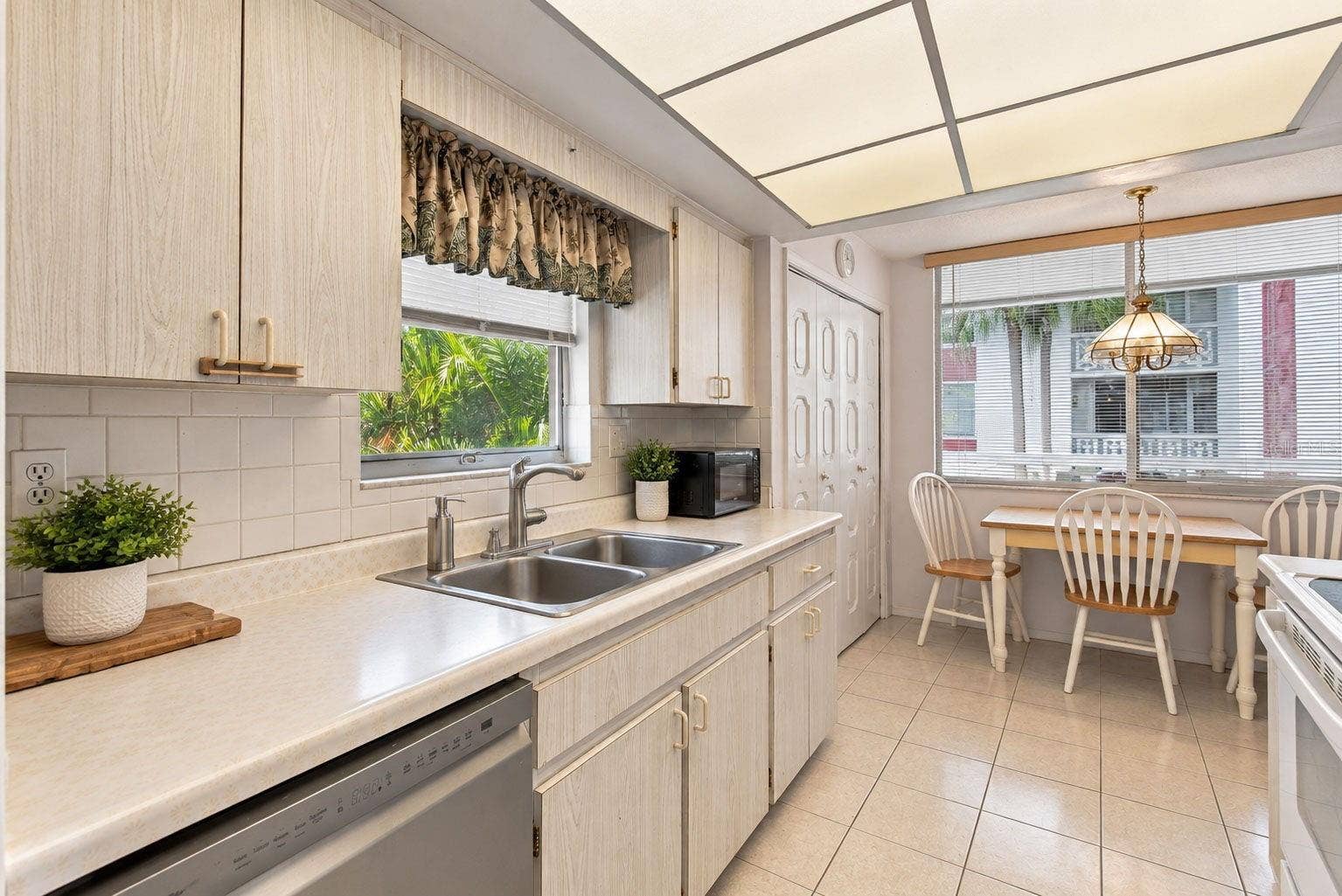 2630 PEARCE DRIVE, #211, Clearwater, FL 33764 2630 PEARCE DRIVE, #211, Clearwater, FL 33764