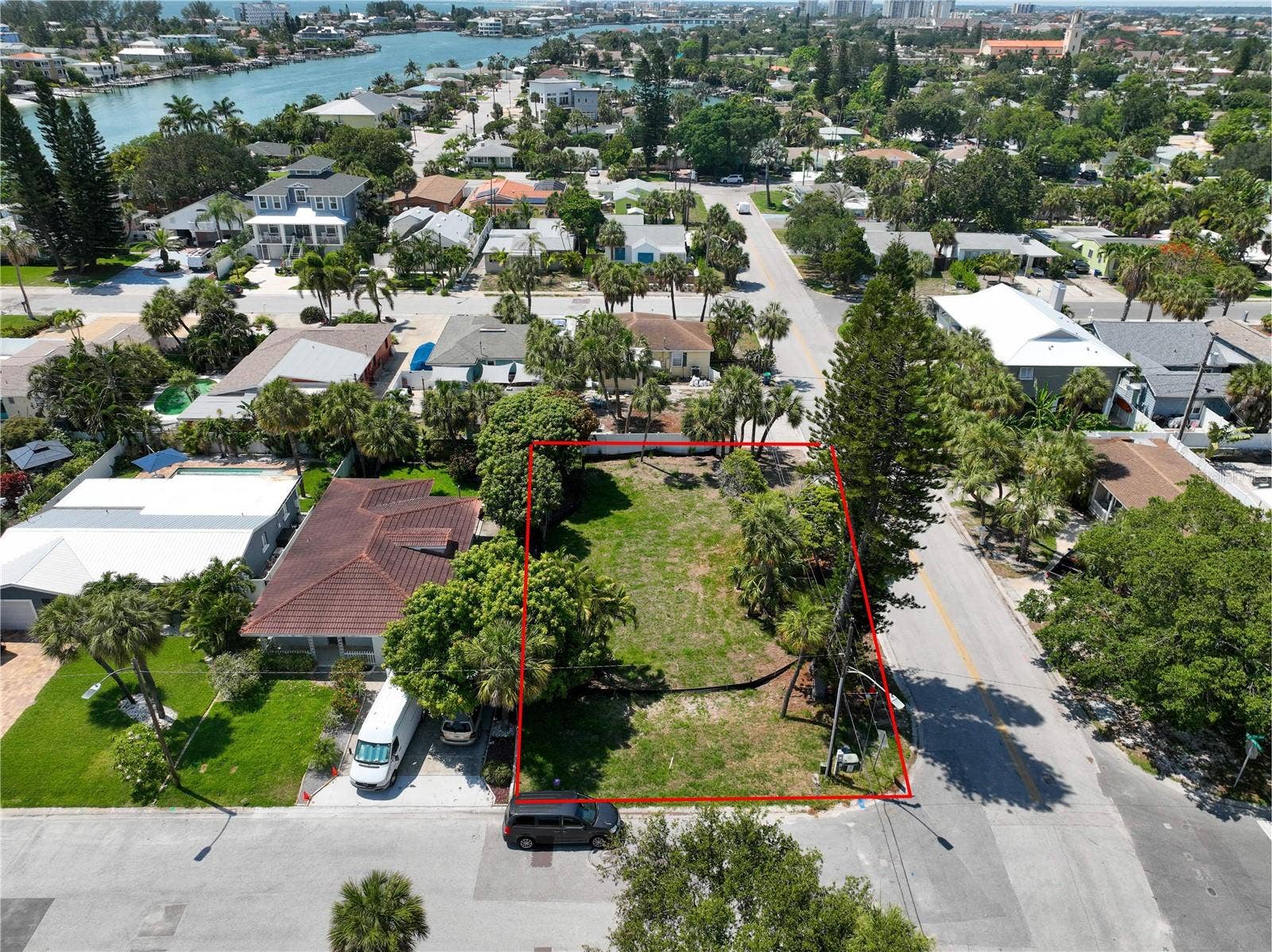 601 77TH AVENUE, St Pete Beach, FL 33706 601 77TH AVENUE, St Pete Beach, FL 33706