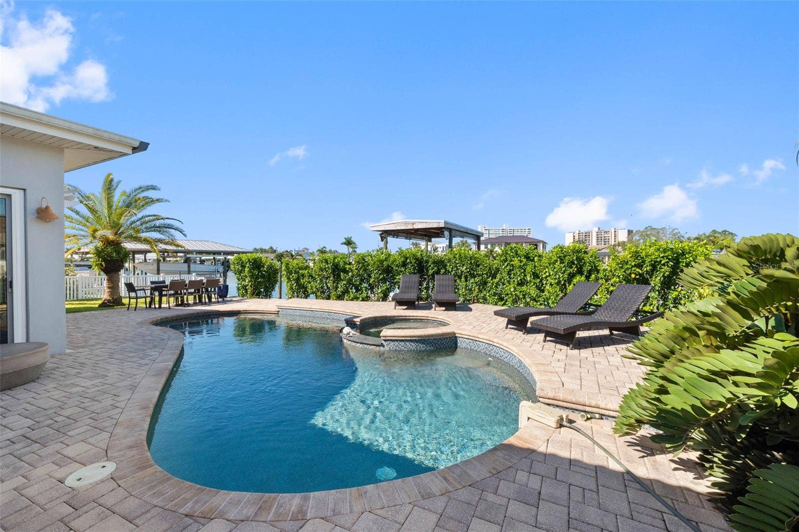 68 S WINDWARD ISLAND W, Clearwater Beach, FL 33767 68 S WINDWARD ISLAND W, Clearwater Beach, FL 33767