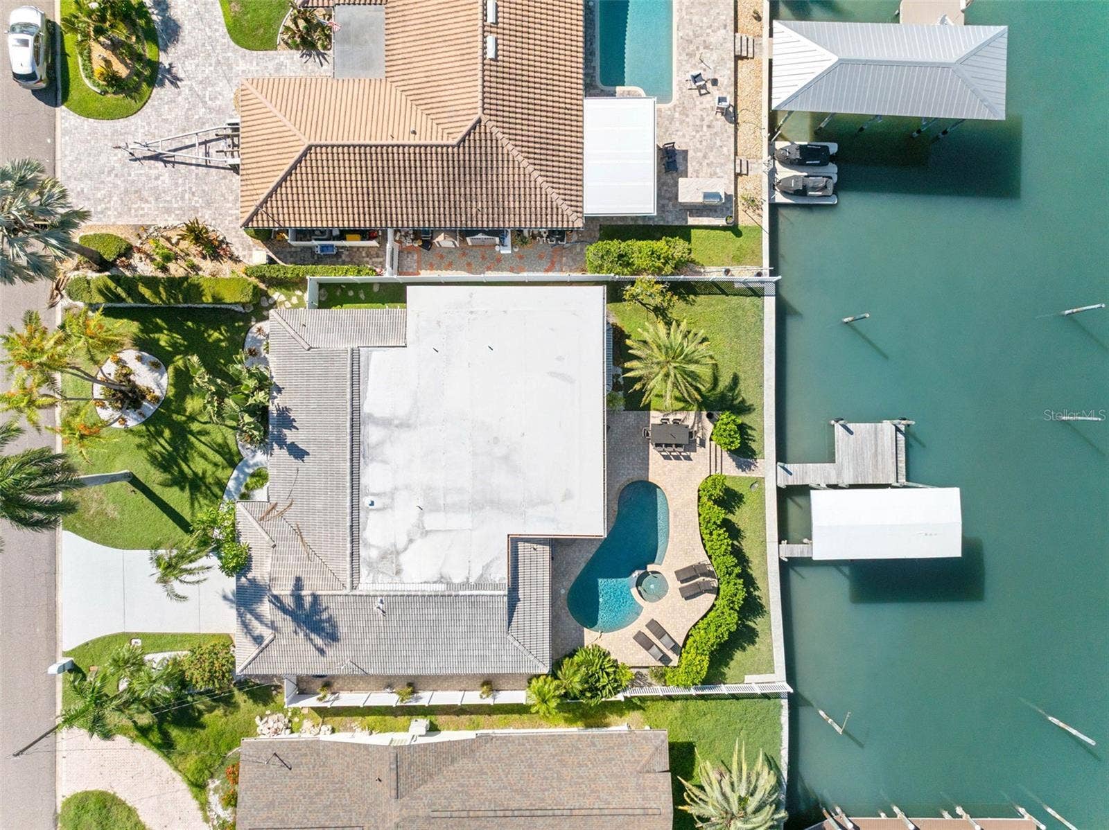 68 S WINDWARD ISLAND W, Clearwater Beach, FL 33767 68 S WINDWARD ISLAND W, Clearwater Beach, FL 33767
