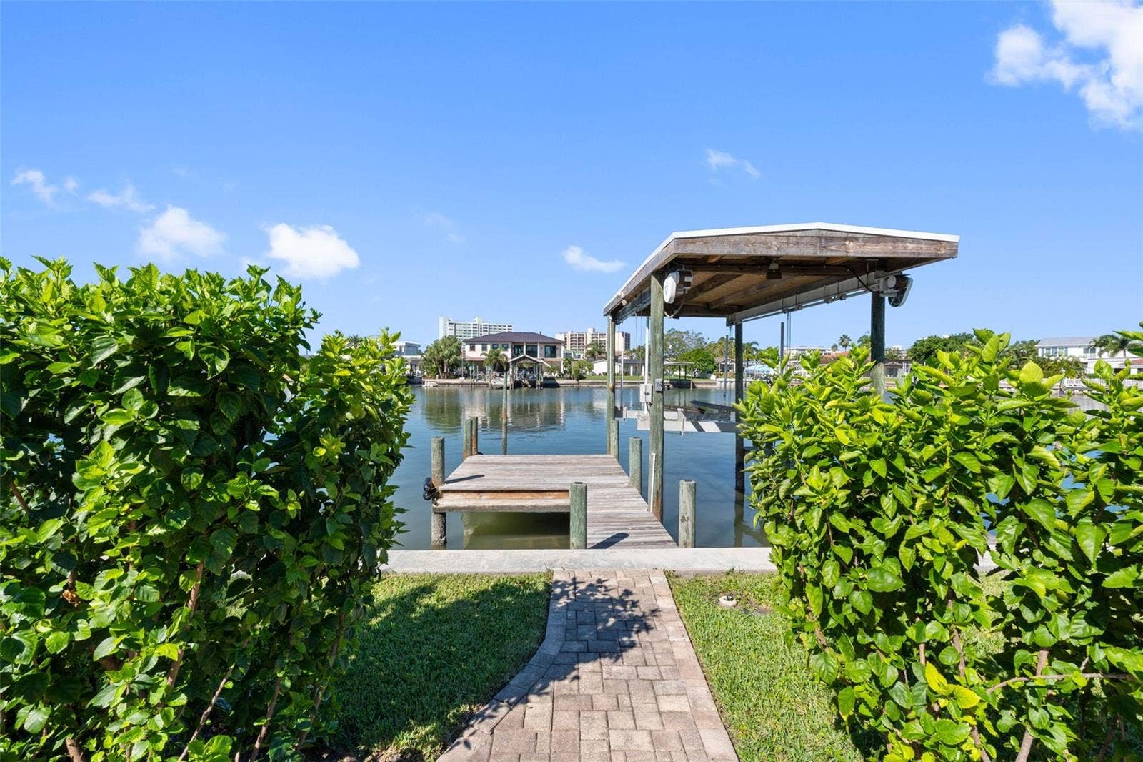 68 S WINDWARD ISLAND W, Clearwater Beach, FL 33767 68 S WINDWARD ISLAND W, Clearwater Beach, FL 33767