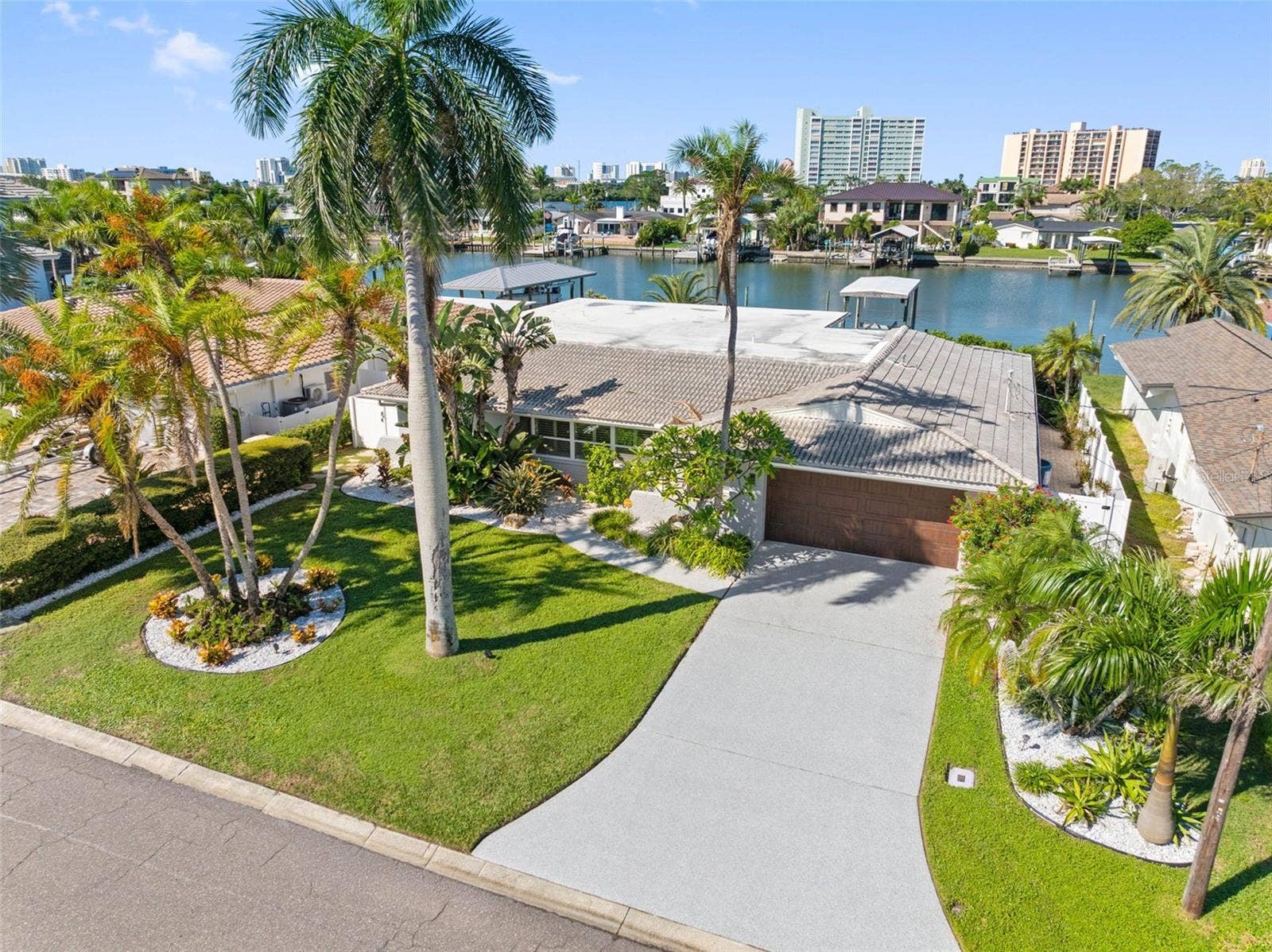 68 S WINDWARD ISLAND W, Clearwater Beach, FL 33767 68 S WINDWARD ISLAND W, Clearwater Beach, FL 33767