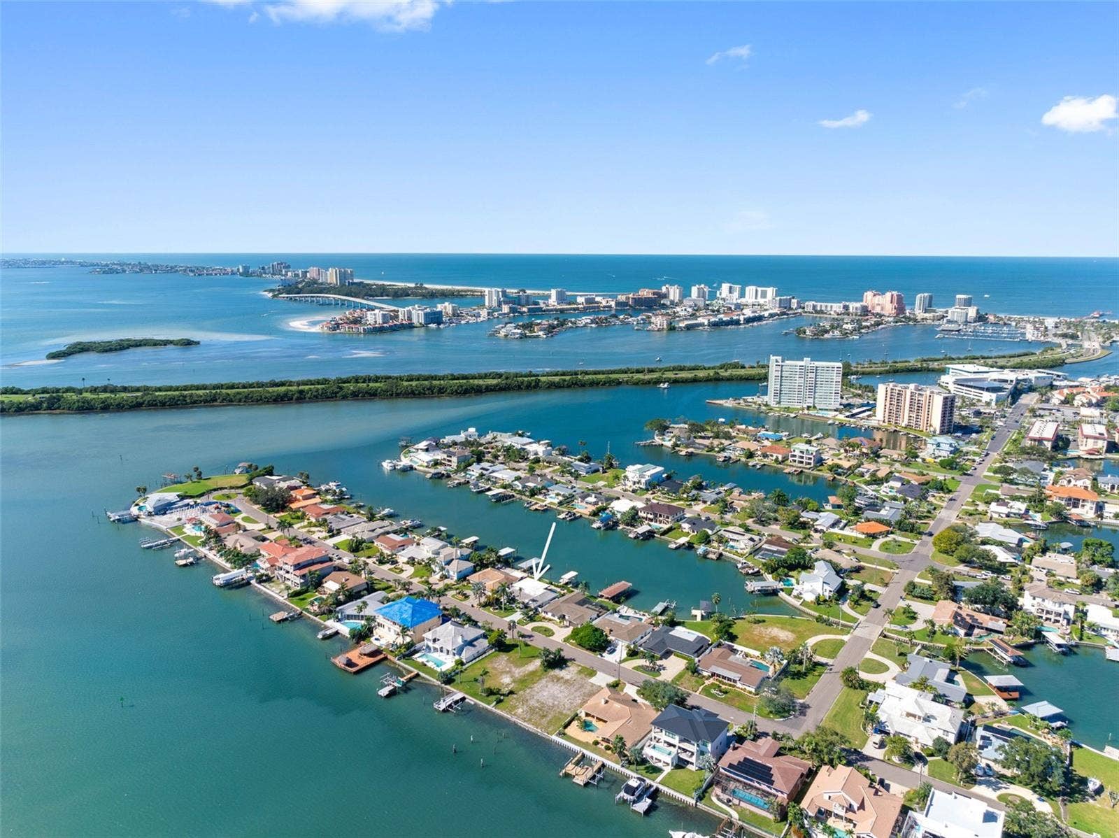 68 S WINDWARD ISLAND W, Clearwater Beach, FL 33767 68 S WINDWARD ISLAND W, Clearwater Beach, FL 33767