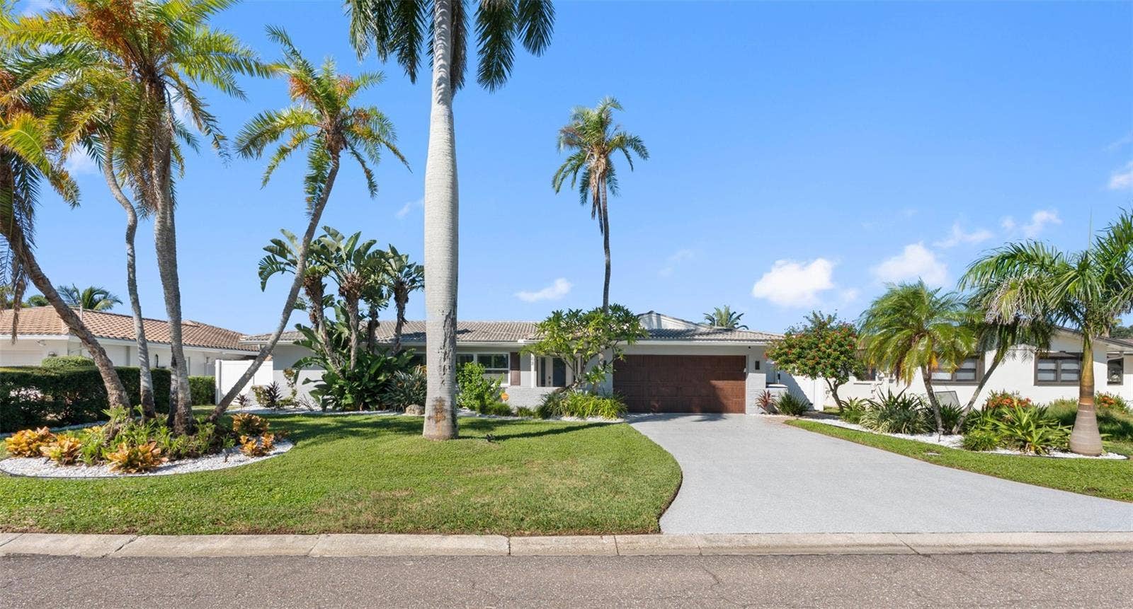 68 S WINDWARD ISLAND W, Clearwater Beach, FL 33767 68 S WINDWARD ISLAND W, Clearwater Beach, FL 33767