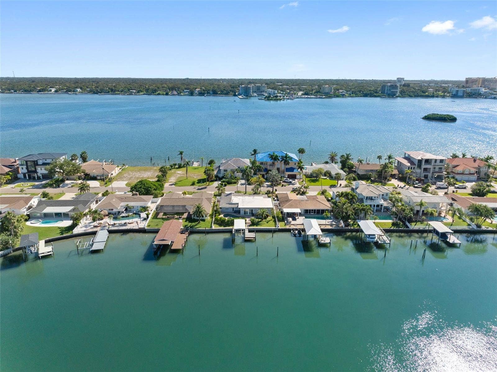 68 S WINDWARD ISLAND W, Clearwater Beach, FL 33767 68 S WINDWARD ISLAND W, Clearwater Beach, FL 33767