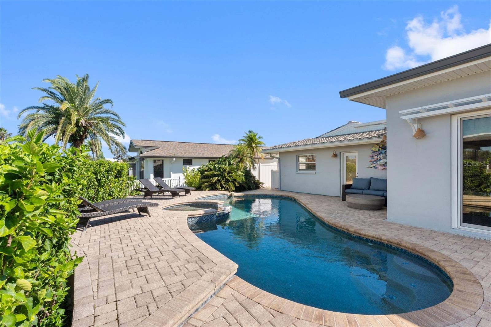 68 S WINDWARD ISLAND W, Clearwater Beach, FL 33767 68 S WINDWARD ISLAND W, Clearwater Beach, FL 33767