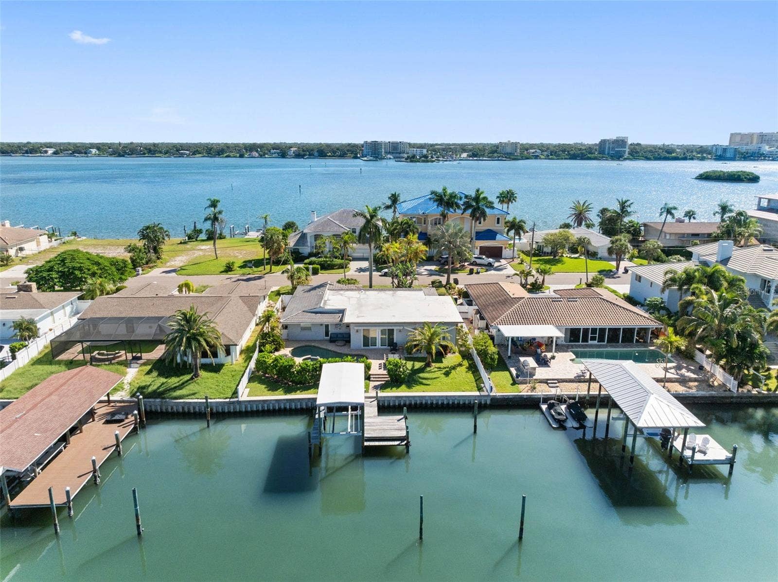 68 S WINDWARD ISLAND W, Clearwater Beach, FL 33767 68 S WINDWARD ISLAND W, Clearwater Beach, FL 33767