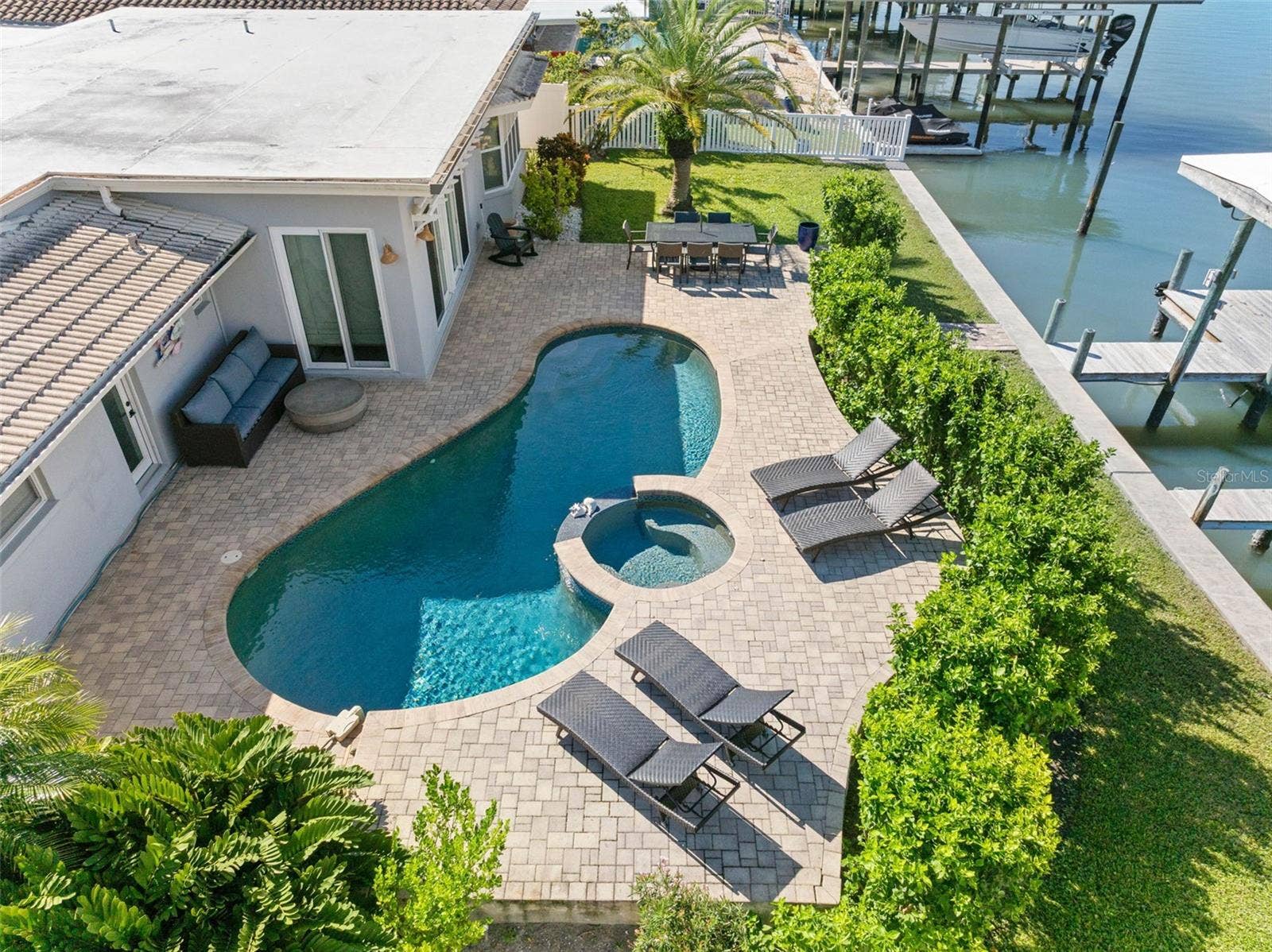68 S WINDWARD ISLAND W, Clearwater Beach, FL 33767 68 S WINDWARD ISLAND W, Clearwater Beach, FL 33767