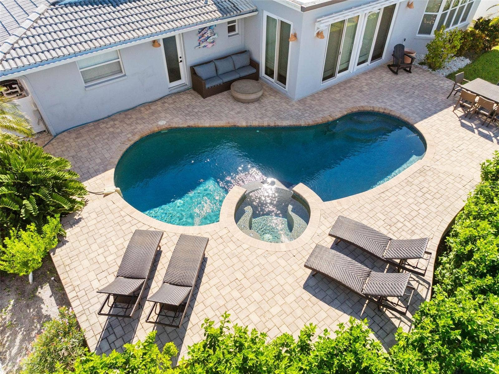 68 S WINDWARD ISLAND W, Clearwater Beach, FL 33767 68 S WINDWARD ISLAND W, Clearwater Beach, FL 33767