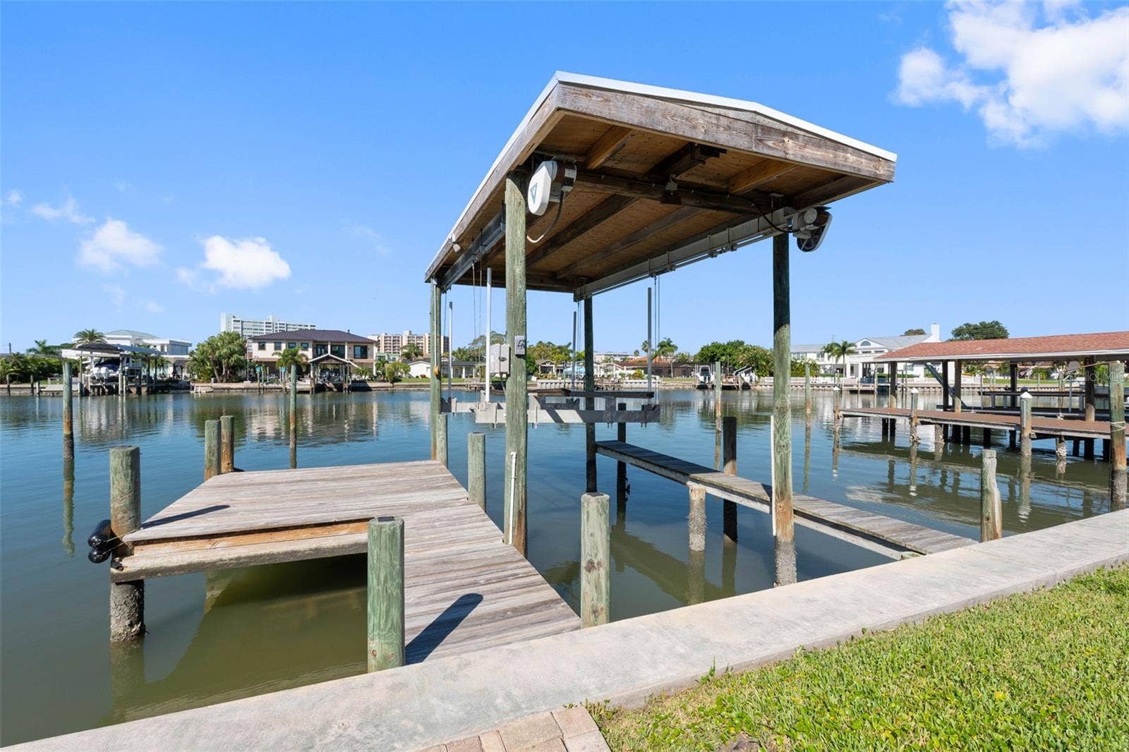 68 S WINDWARD ISLAND W, Clearwater Beach, FL 33767 68 S WINDWARD ISLAND W, Clearwater Beach, FL 33767