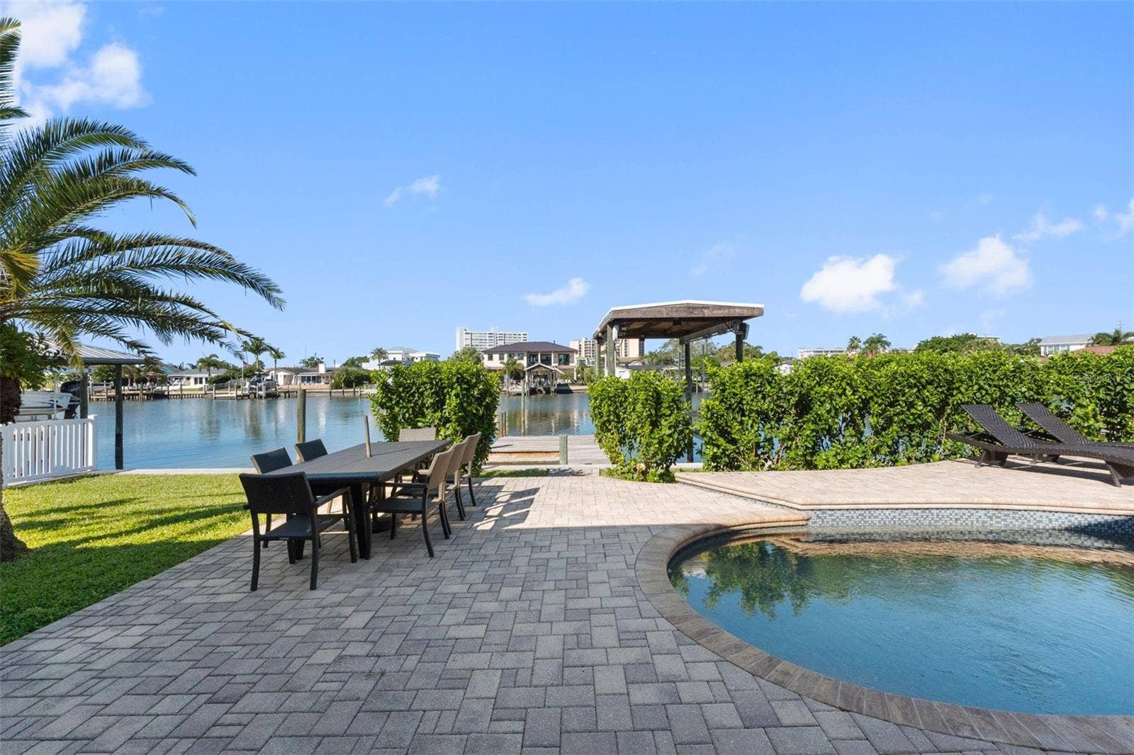 68 S WINDWARD ISLAND W, Clearwater Beach, FL 33767 68 S WINDWARD ISLAND W, Clearwater Beach, FL 33767