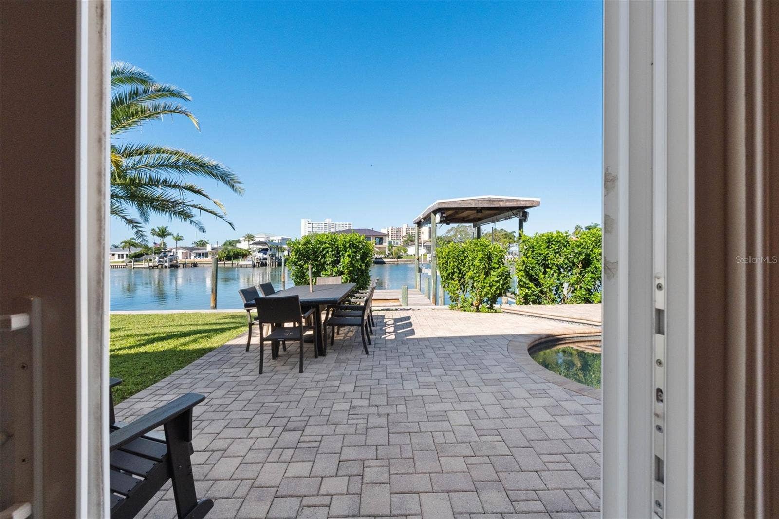 68 S WINDWARD ISLAND W, Clearwater Beach, FL 33767 68 S WINDWARD ISLAND W, Clearwater Beach, FL 33767
