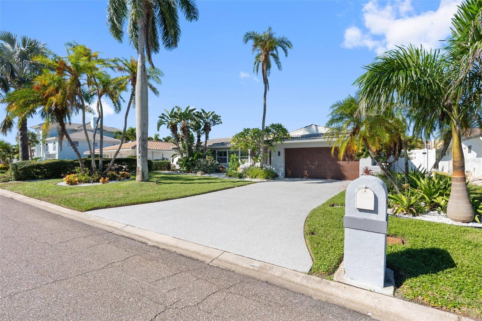 68 S WINDWARD ISLAND W, Clearwater Beach, FL 33767 68 S WINDWARD ISLAND W, Clearwater Beach, FL 33767