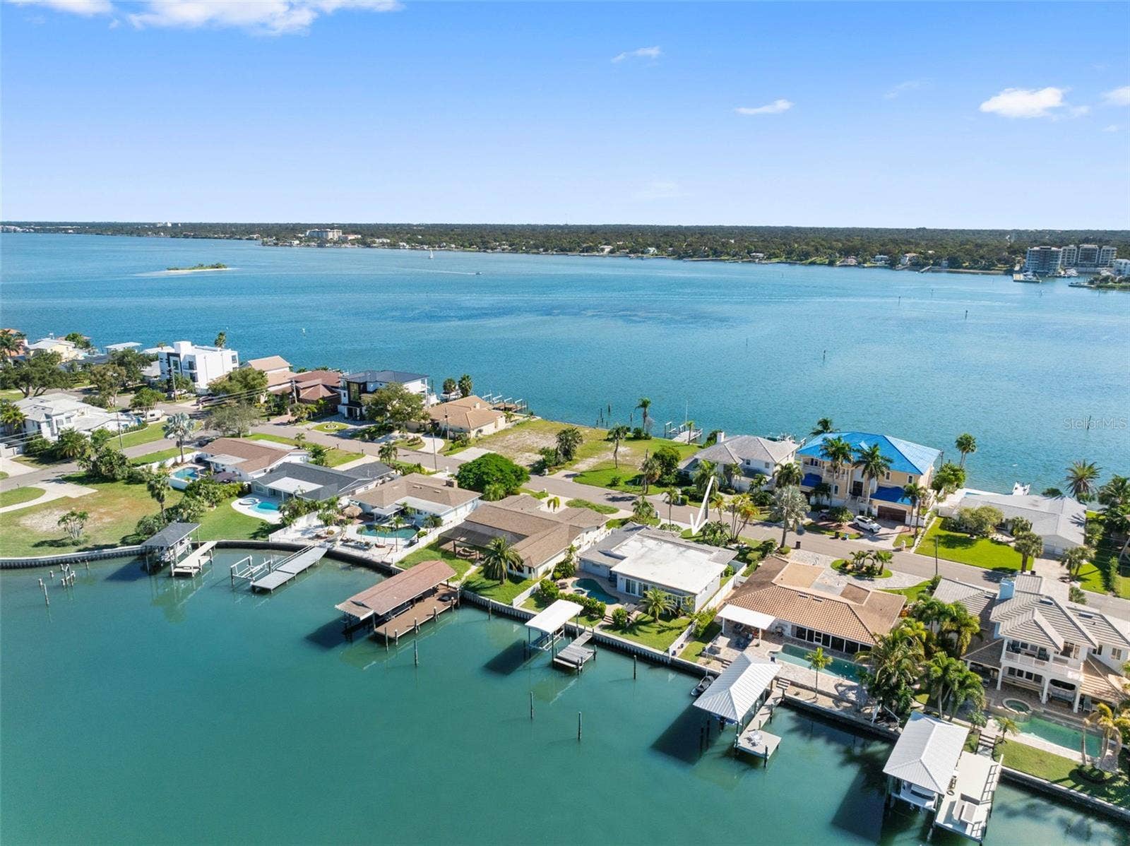 68 S WINDWARD ISLAND W, Clearwater Beach, FL 33767 68 S WINDWARD ISLAND W, Clearwater Beach, FL 33767