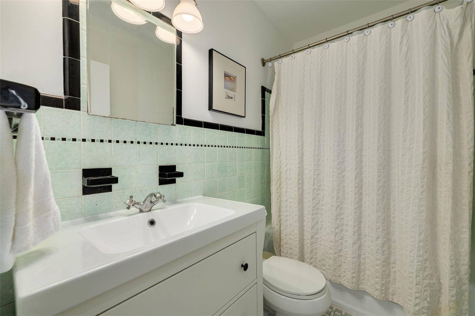 729 26TH AVENUE N, St Petersburg, FL 33704 729 26TH AVENUE N, St Petersburg, FL 33704