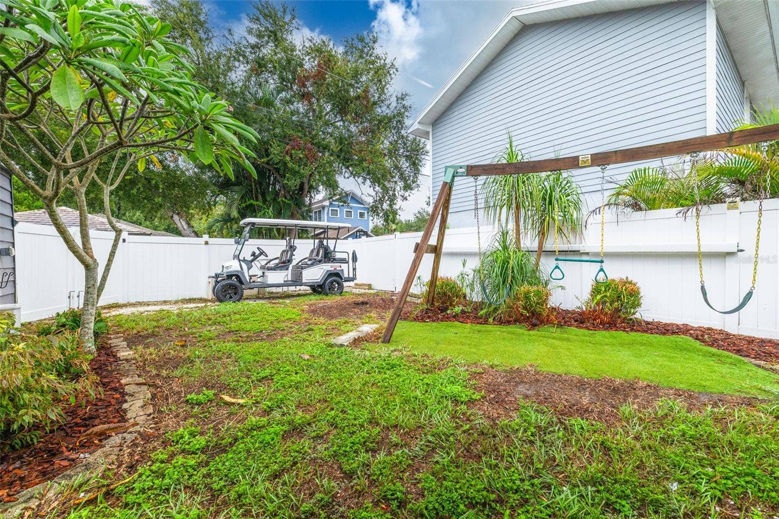 729 26TH AVENUE N, St Petersburg, FL 33704 729 26TH AVENUE N, St Petersburg, FL 33704