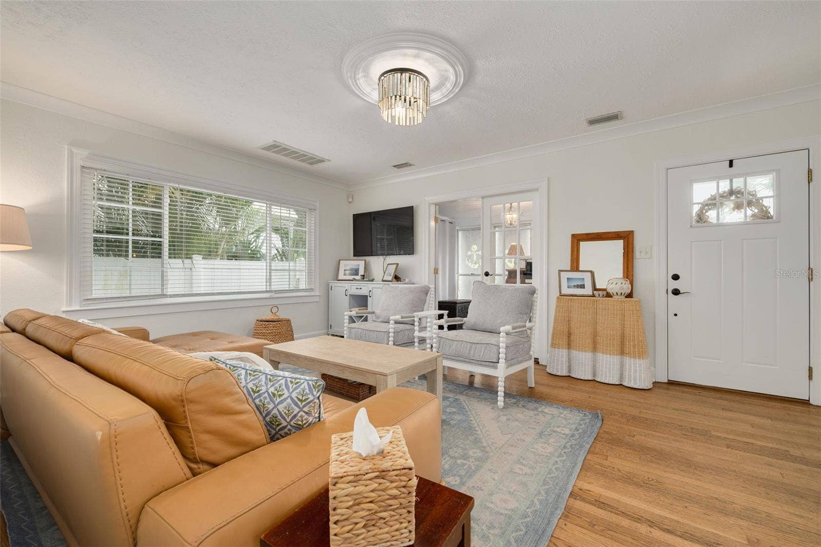 729 26TH AVENUE N, St Petersburg, FL 33704 729 26TH AVENUE N, St Petersburg, FL 33704