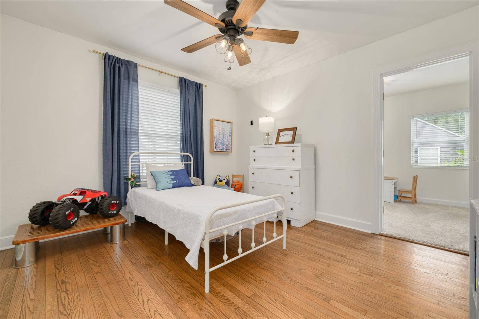 729 26TH AVENUE N, St Petersburg, FL 33704 729 26TH AVENUE N, St Petersburg, FL 33704
