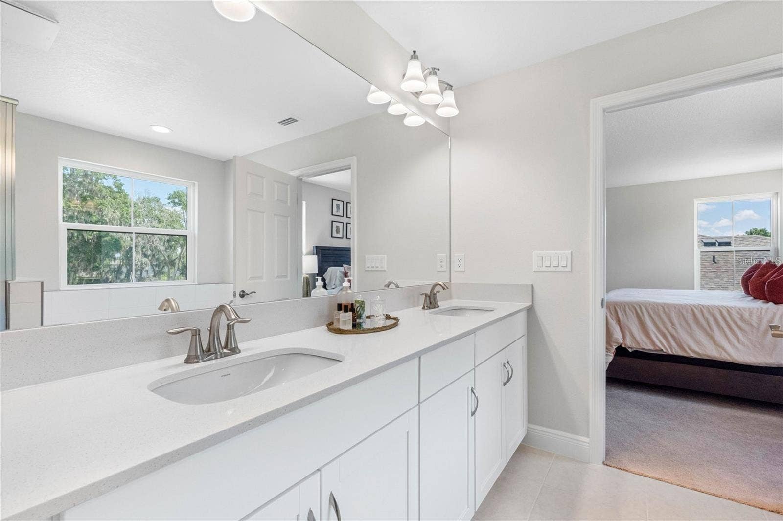14868 SUMMER BRANCH DRIVE, Lithia, FL 33547 Primary bath with dual sinks and quartz countertops