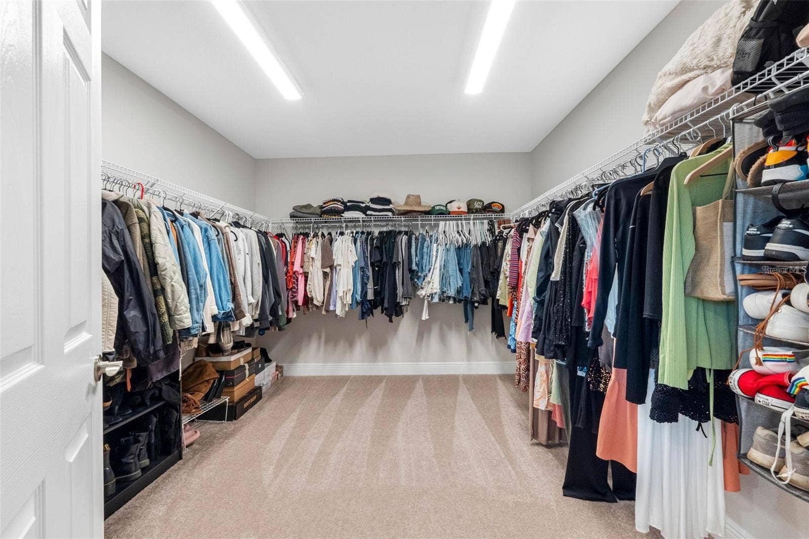 14868 SUMMER BRANCH DRIVE, Lithia, FL 33547 Oversized walk-in closet in the primary suite